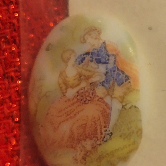Vintage Painted Porcelain Romance  Scenes and Various Beads - Picture 5 of 13